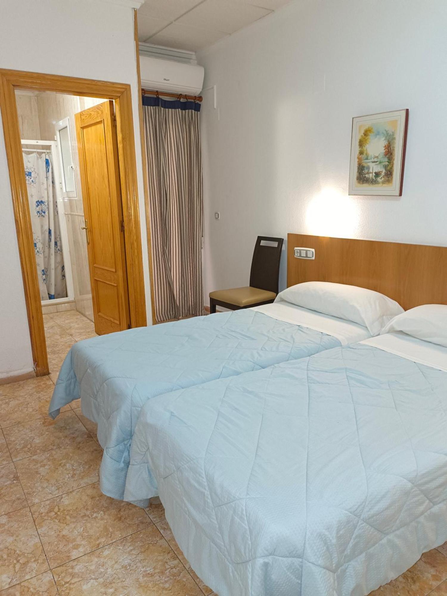 Guest house Gran Via Levante 2*