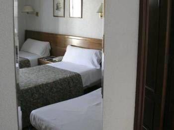 Guest house Gran Via Levante 2*